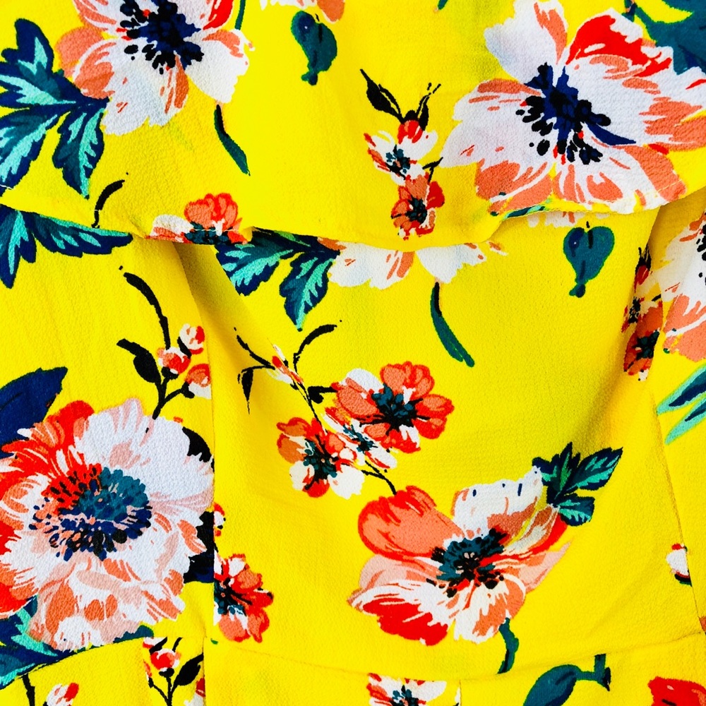 HP β¬οΈ $49 3X Floral Romper - Picture 2 of 7